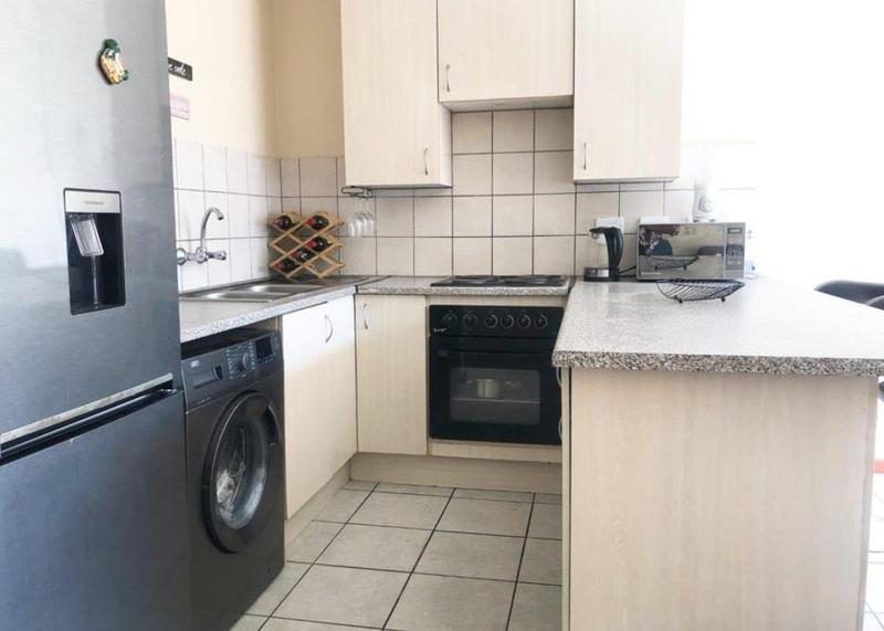 1 Bedroom Property for Sale in Grand Central Gauteng