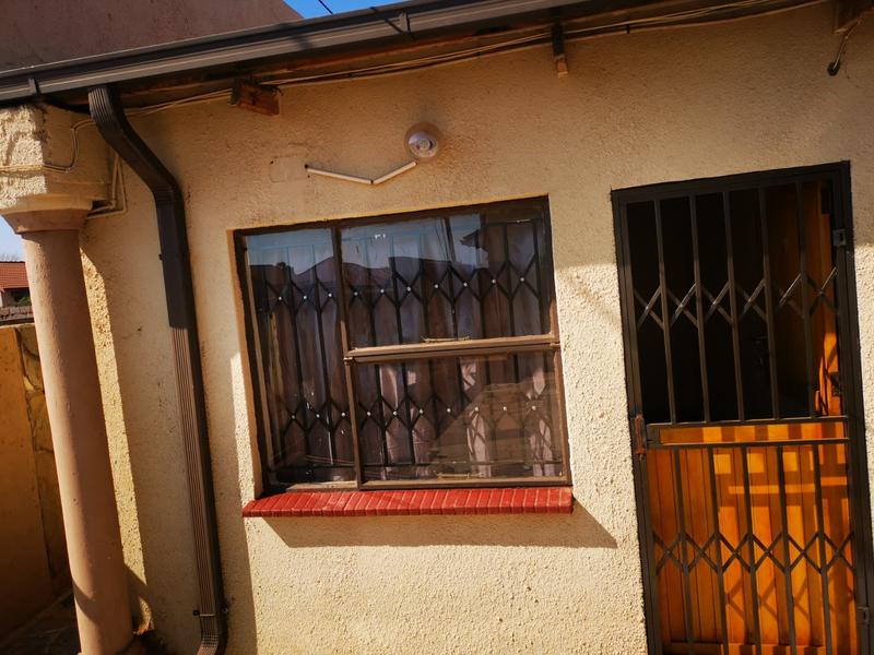 To Let 1 Bedroom Property for Rent in Vosloorus Ext 6 Gauteng