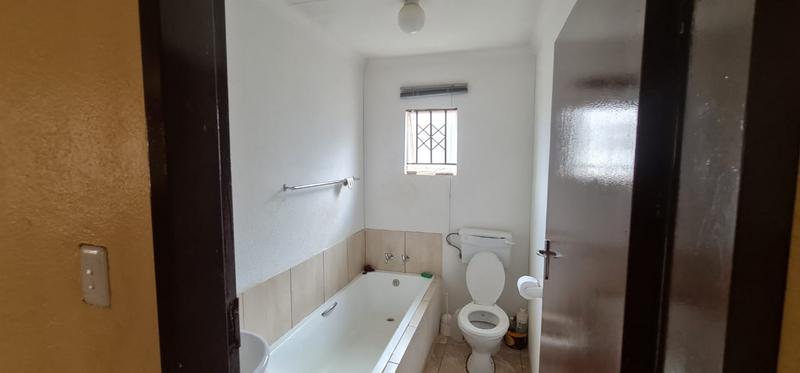 3 Bedroom Property for Sale in Windmill Park Gauteng