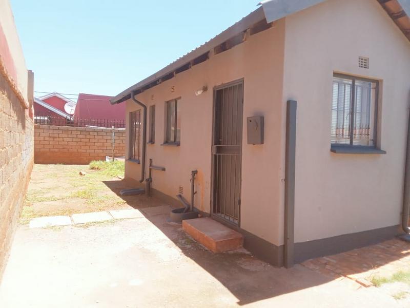 To Let 2 Bedroom Property for Rent in Protea Glen Gauteng