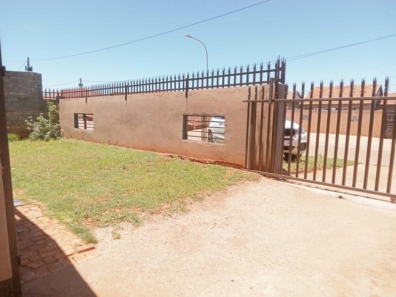 To Let 2 Bedroom Property for Rent in Protea Glen Gauteng