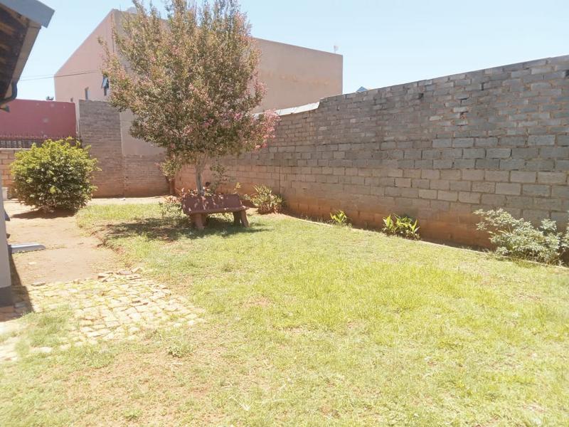 To Let 2 Bedroom Property for Rent in Protea Glen Gauteng