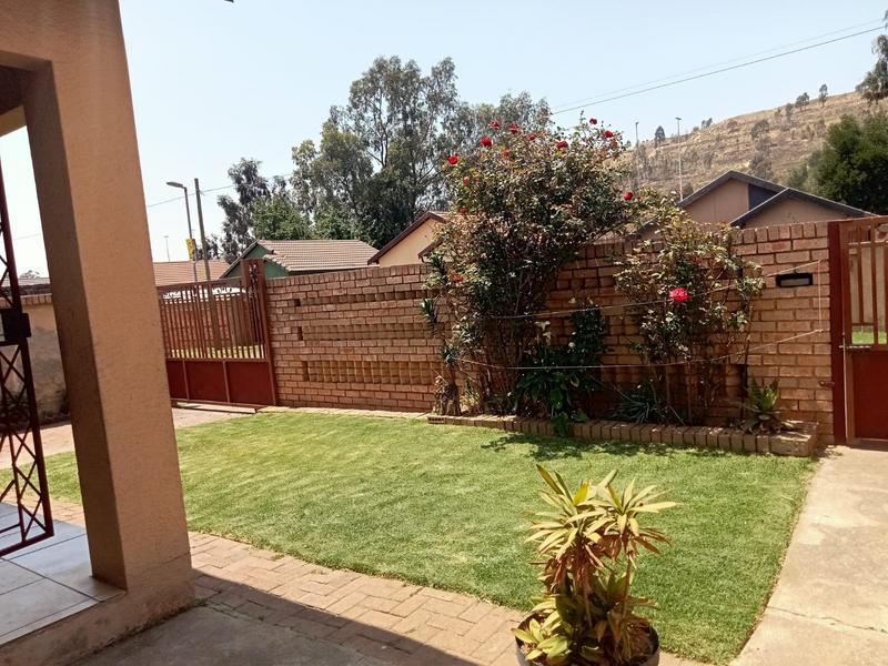 3 Bedroom Property for Sale in Diepkloof Gauteng