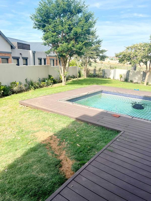 5 Bedroom Property for Sale in Midstream Hill Gauteng