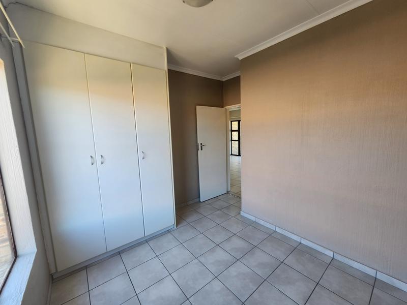 To Let 2 Bedroom Property for Rent in Weltevreden Park Gauteng