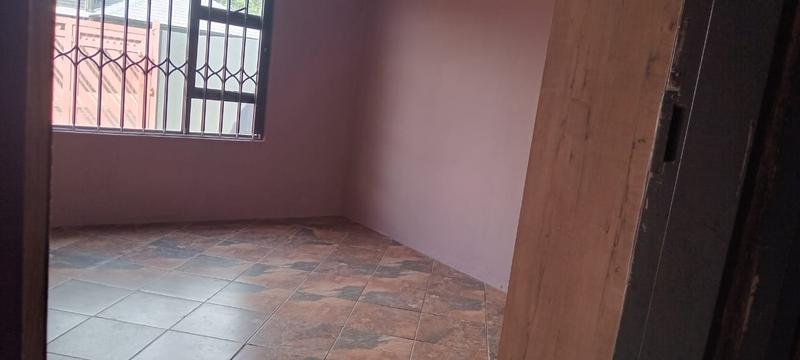 To Let 1 Bedroom Property for Rent in Birch Acres Gauteng