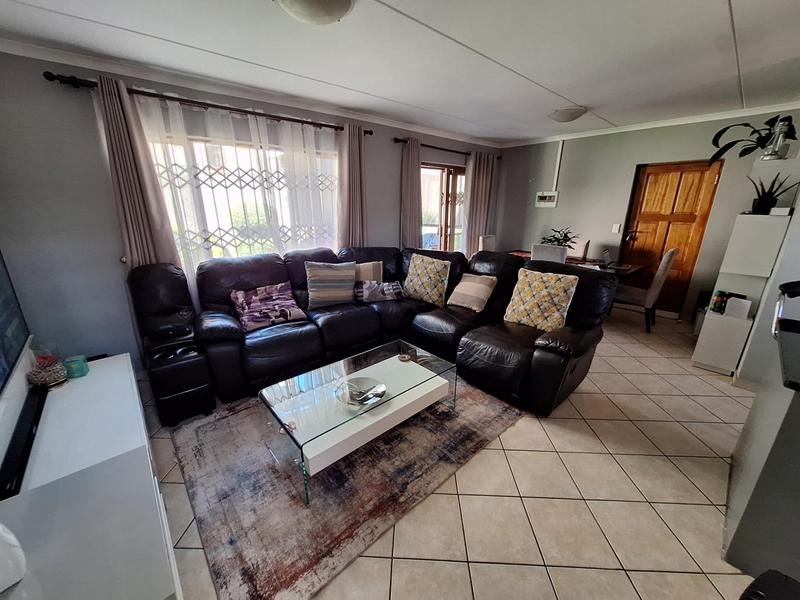 To Let 3 Bedroom Property for Rent in The Reeds Gauteng