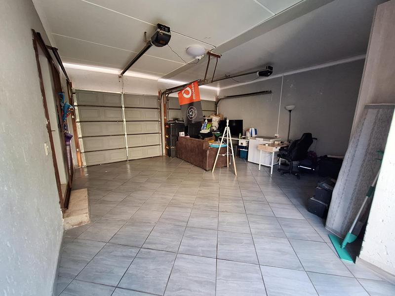 To Let 3 Bedroom Property for Rent in The Reeds Gauteng