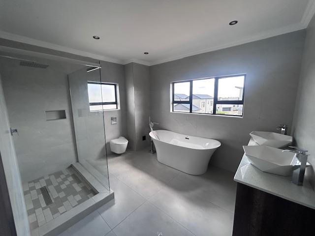 5 Bedroom Property for Sale in Six Fountains Residential Estate Gauteng