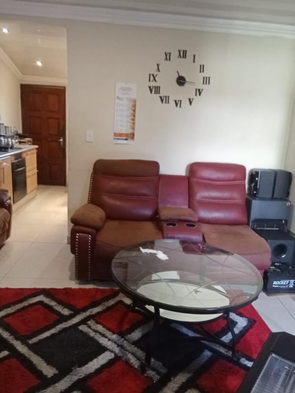 2 Bedroom Property for Sale in Meadowlands Gauteng