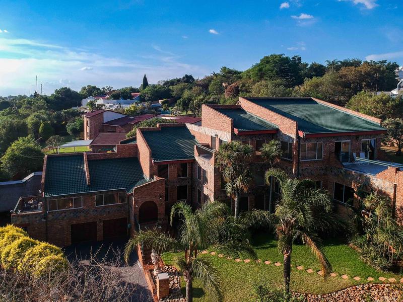 6 Bedroom Property for Sale in Helderkruin View Gauteng