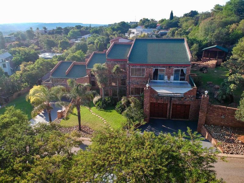 6 Bedroom Property for Sale in Helderkruin View Gauteng