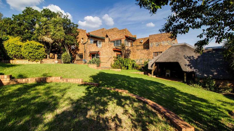 6 Bedroom Property for Sale in Helderkruin View Gauteng