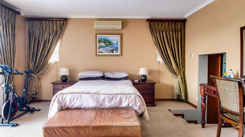 6 Bedroom Property for Sale in Helderkruin View Gauteng