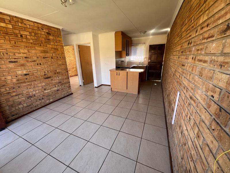 2 Bedroom Property for Sale in Finsbury Gauteng