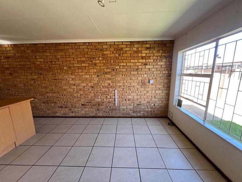 2 Bedroom Property for Sale in Finsbury Gauteng