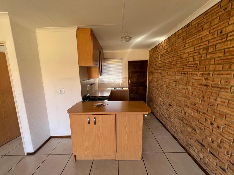 2 Bedroom Property for Sale in Finsbury Gauteng