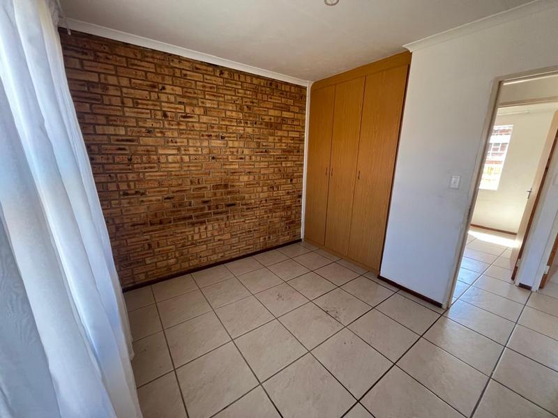 2 Bedroom Property for Sale in Finsbury Gauteng