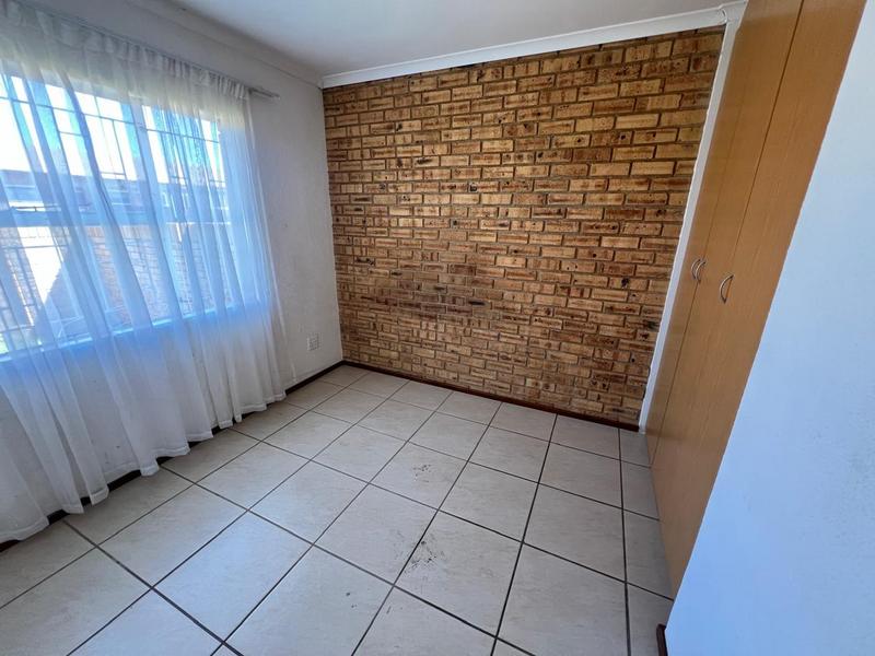 2 Bedroom Property for Sale in Finsbury Gauteng