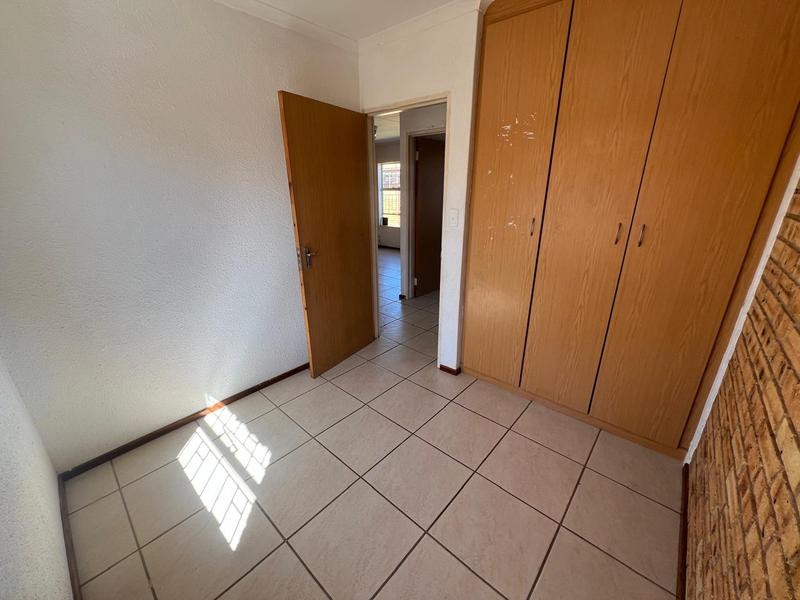 2 Bedroom Property for Sale in Finsbury Gauteng