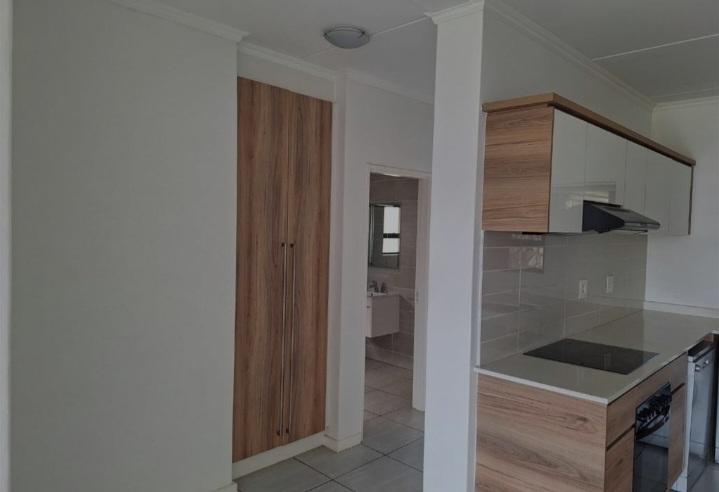 2 Bedroom Property for Sale in Waterfall Gauteng