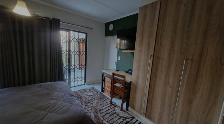 2 Bedroom Property for Sale in Waterfall Gauteng