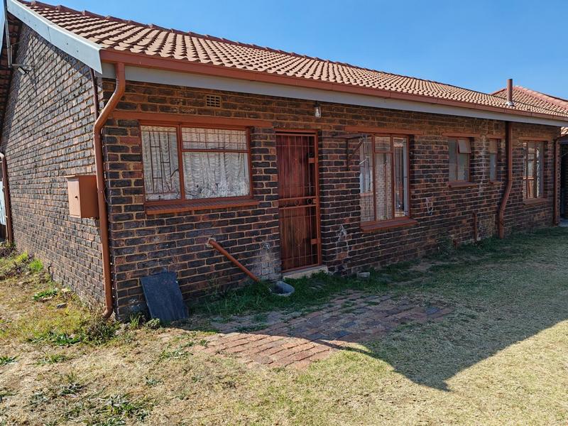 3 Bedroom Property for Sale in Lenasia South Gauteng