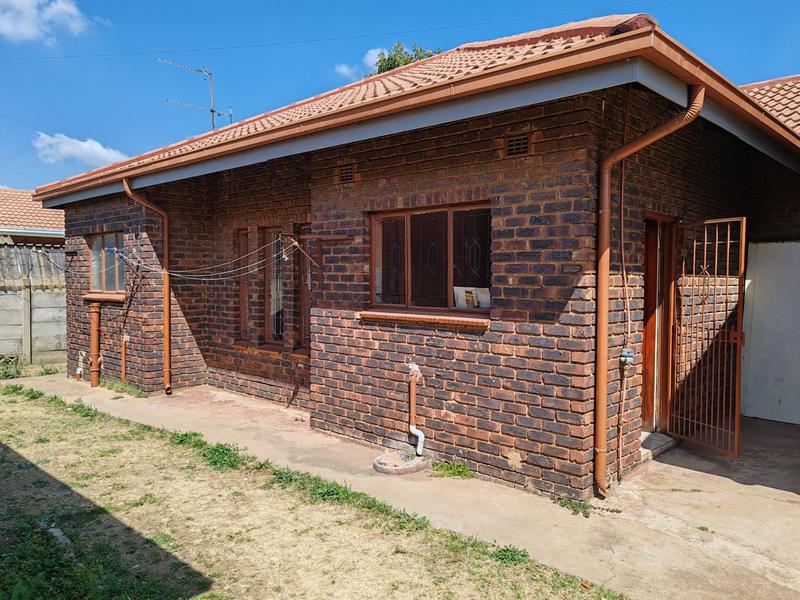 3 Bedroom Property for Sale in Lenasia South Gauteng