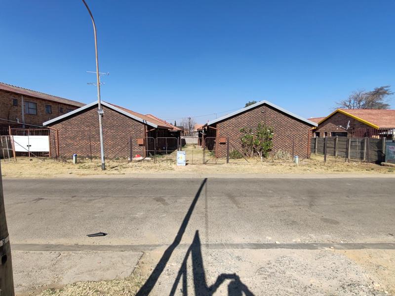 3 Bedroom Property for Sale in Lenasia South Gauteng