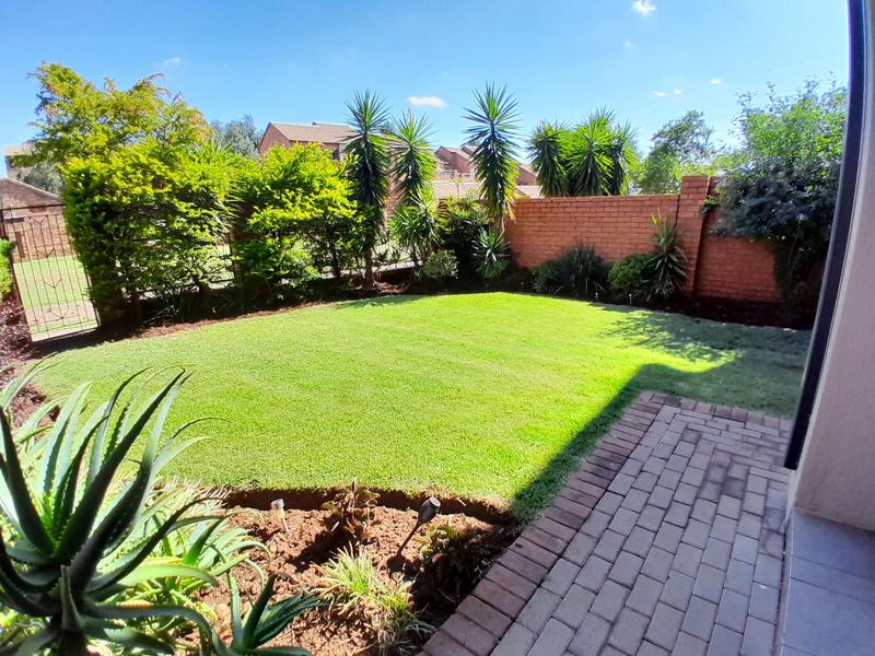 To Let 2 Bedroom Property for Rent in Eco Park Gauteng