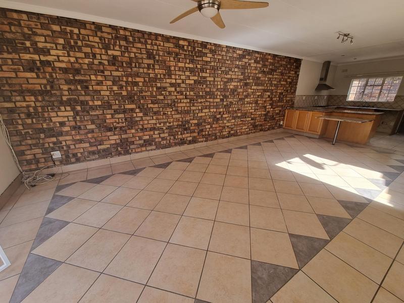 3 Bedroom Property for Sale in Lonehill Gauteng