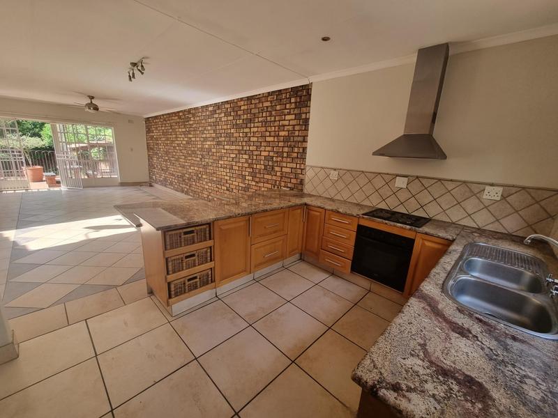 3 Bedroom Property for Sale in Lonehill Gauteng