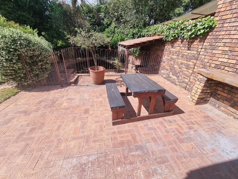 3 Bedroom Property for Sale in Lonehill Gauteng