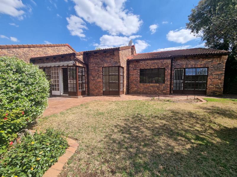 3 Bedroom Property for Sale in Lonehill Gauteng