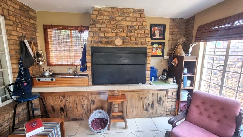 4 Bedroom Property for Sale in Eldoraigne Gauteng