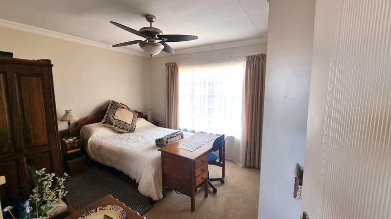 4 Bedroom Property for Sale in Eldoraigne Gauteng