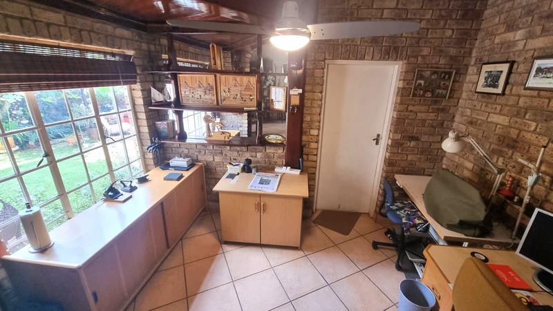 4 Bedroom Property for Sale in Eldoraigne Gauteng