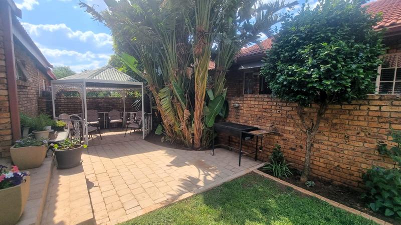 3 Bedroom Property for Sale in Wierda Park Gauteng