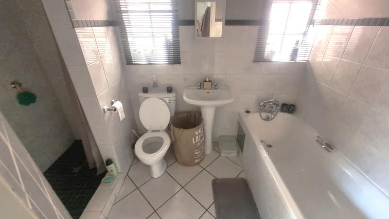 3 Bedroom Property for Sale in Wierda Park Gauteng