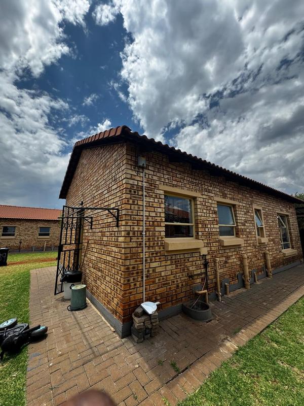 3 Bedroom Property for Sale in Dawn Park Gauteng