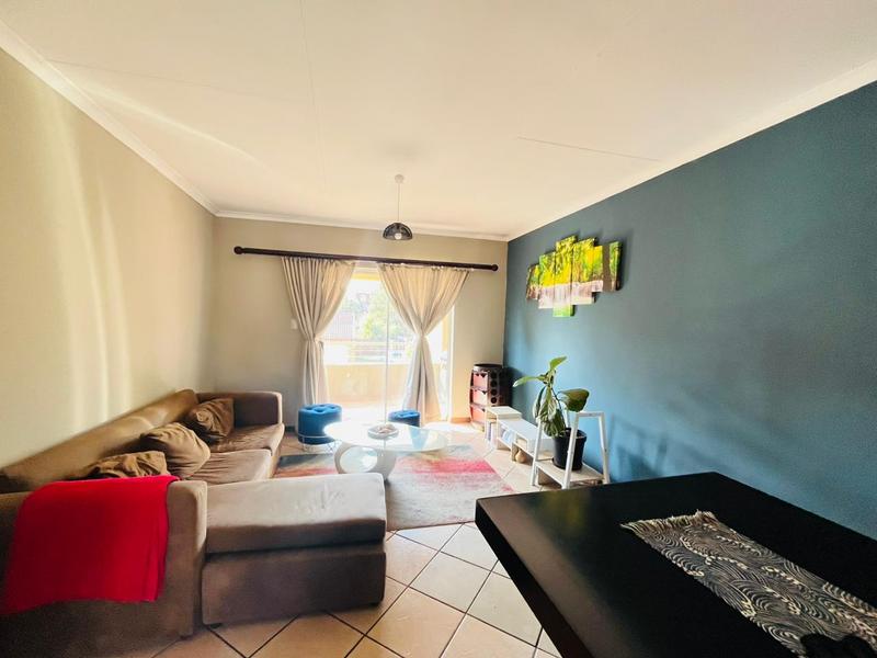 2 Bedroom Property for Sale in Die Hoewes Gauteng