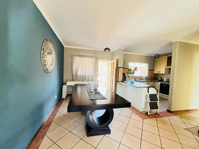 2 Bedroom Property for Sale in Die Hoewes Gauteng