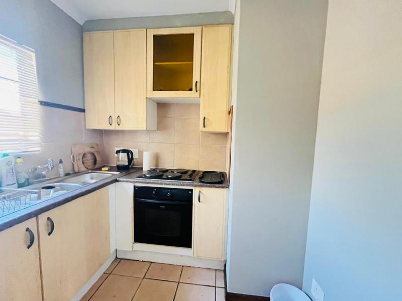 2 Bedroom Property for Sale in Die Hoewes Gauteng