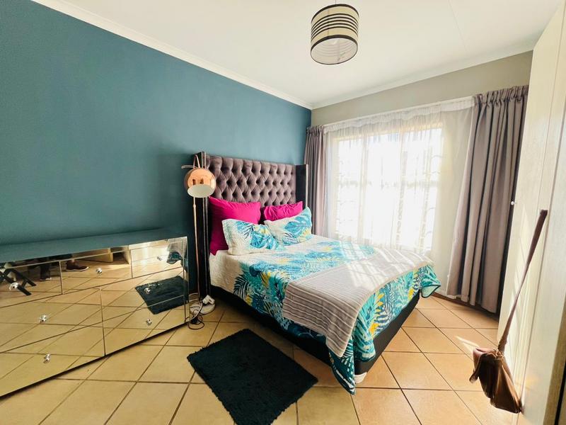 2 Bedroom Property for Sale in Die Hoewes Gauteng