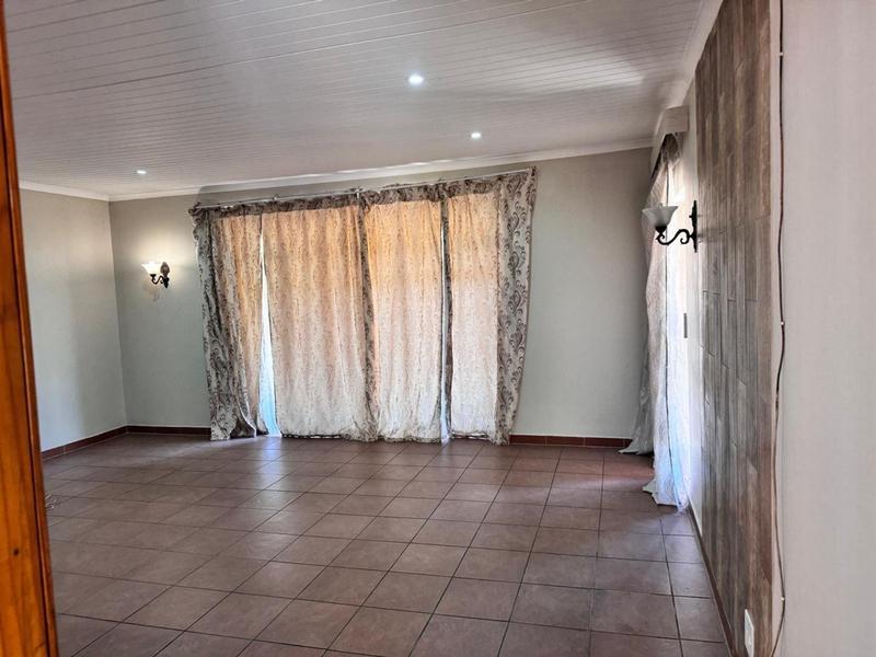 To Let 3 Bedroom Property for Rent in Croydon Gauteng