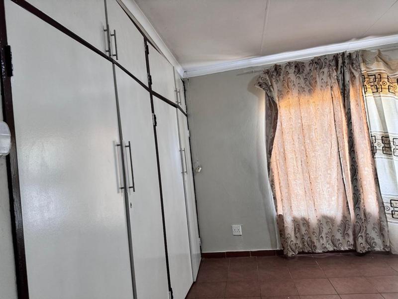 To Let 3 Bedroom Property for Rent in Croydon Gauteng