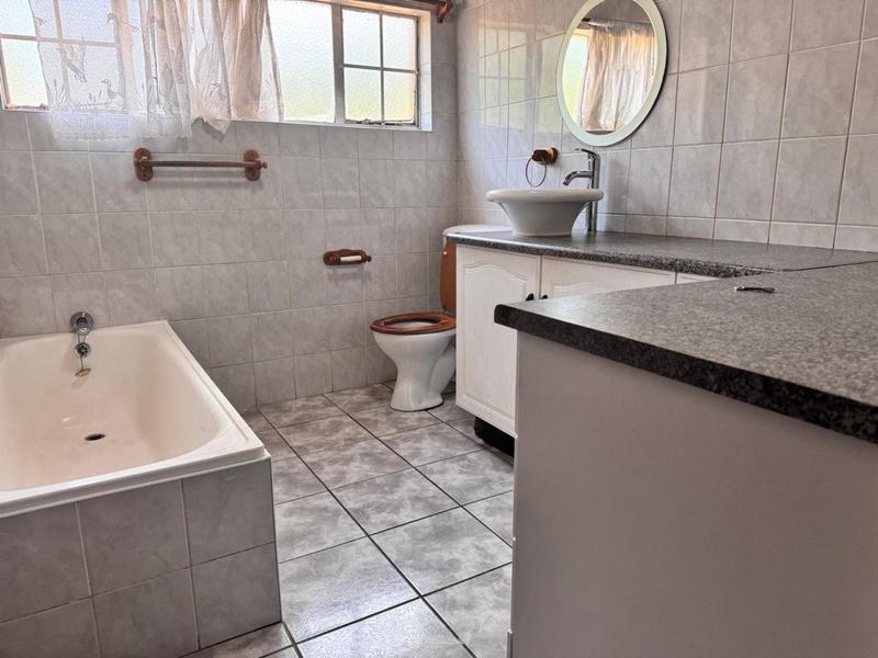 To Let 3 Bedroom Property for Rent in Croydon Gauteng