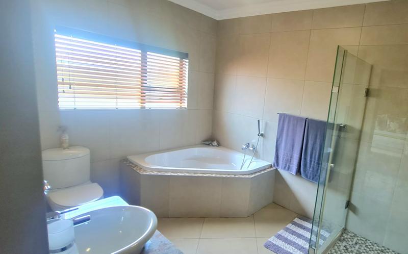 4 Bedroom Property for Sale in Zambezi Country Estate Gauteng