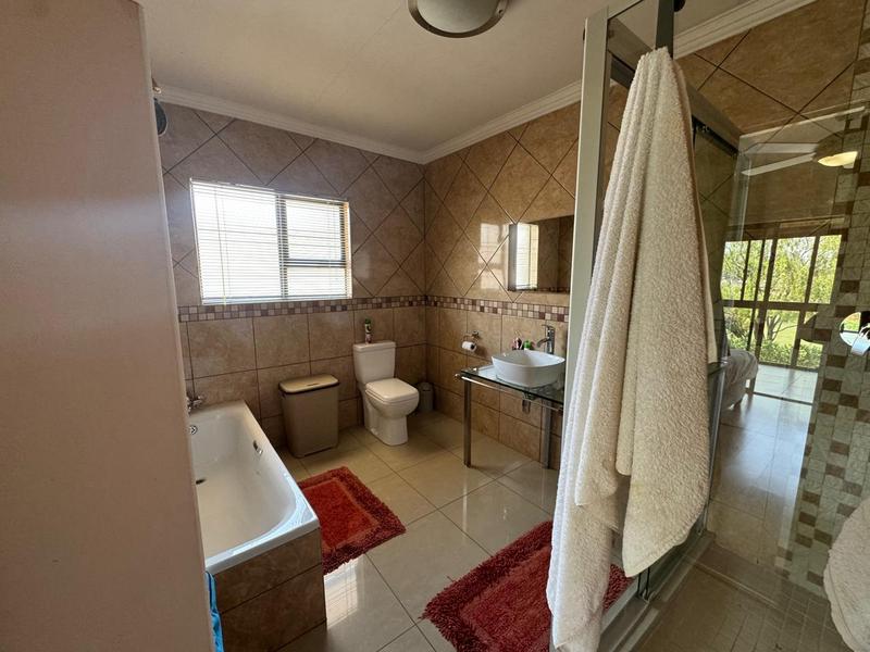 5 Bedroom Property for Sale in Misty Bay Gauteng