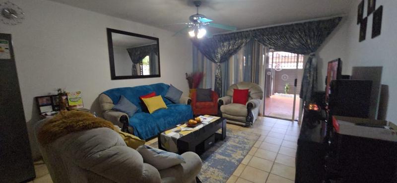 2 Bedroom Property for Sale in Doornpoort Gauteng